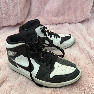 Nike Black and White Women's Sneakers